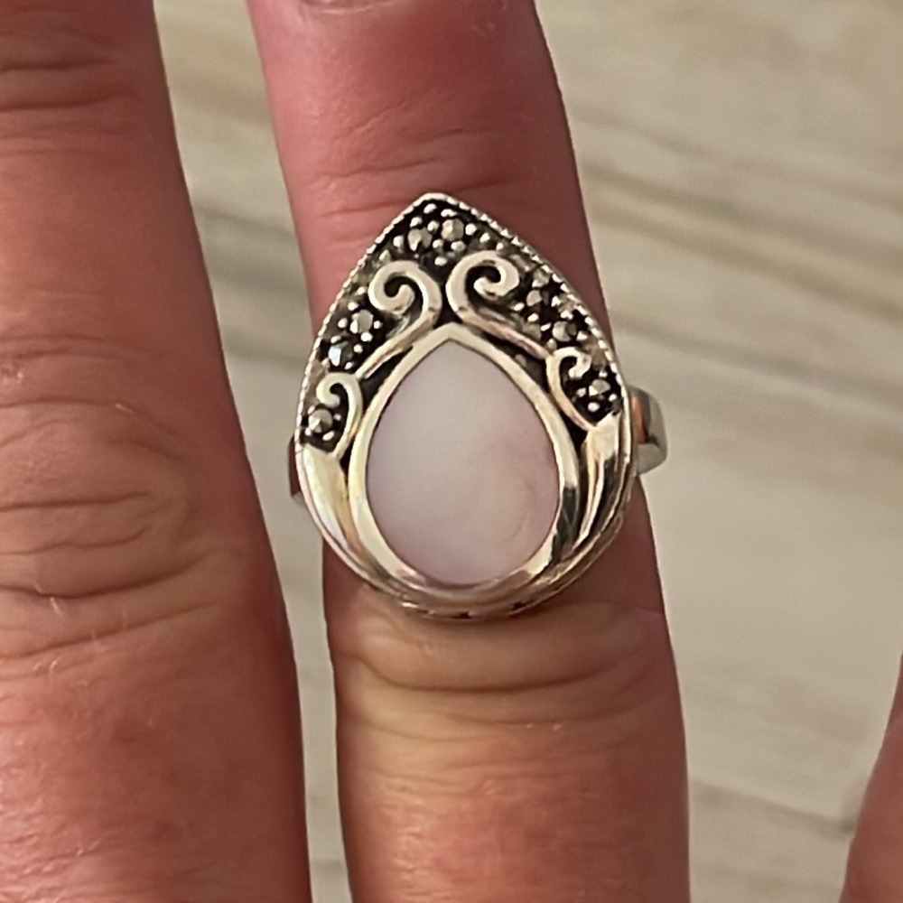 Beautiful Silver Marcasite Statement Ring. - image 5